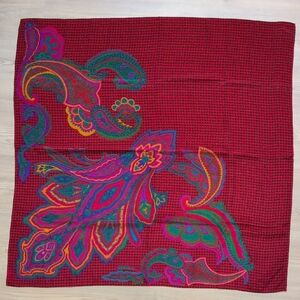 Lia Claiborne Vibrant Paisley And Houndstooth Scarf